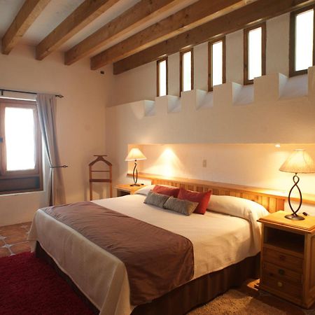 La Casona De Los Colibries El Pueblito  Rom bilde