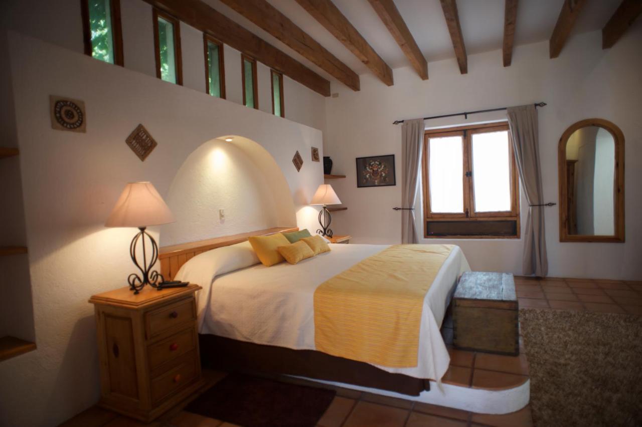 La Casona De Los Colibries El Pueblito  Rom bilde
